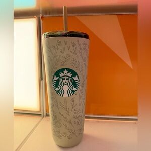 Disney World Starbucks Winnie The Pooh Collab tumbler